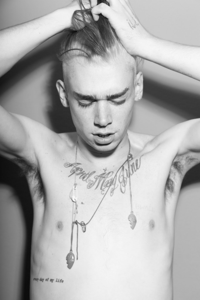 COLE MOHR PARA ROCKET MAGAZINE POR MIGUEL DOMINGOS